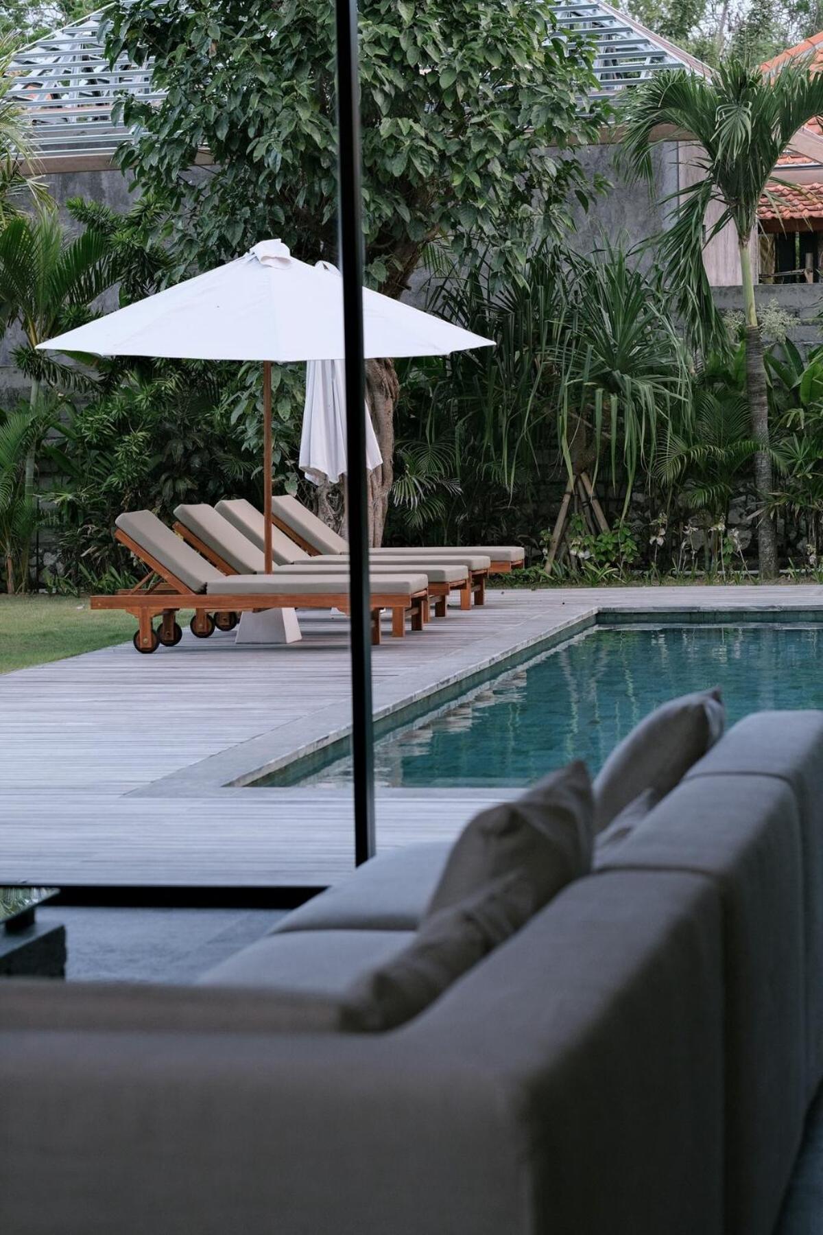 Mona Boutique & Uluwatu
